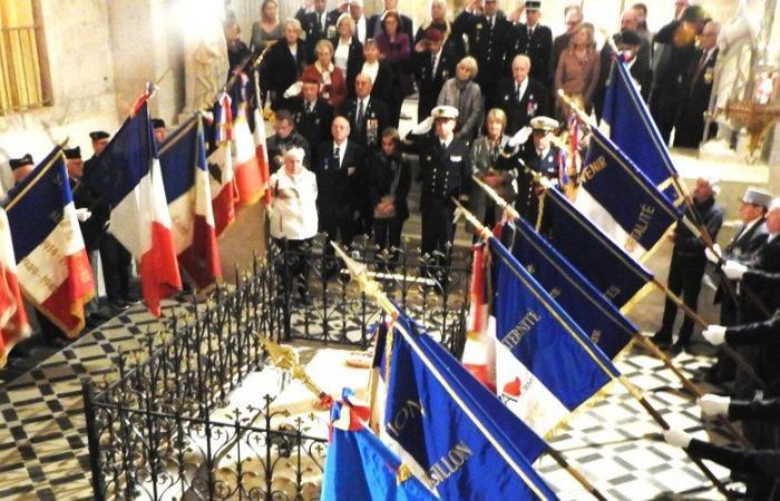 Hommage an die Toten für Frankreich