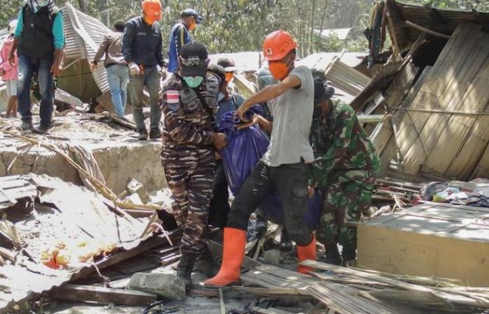 In Indonesien kommen bei einem Ausbruch des Vulkans Lewotobi Laki-Laki mindestens zehn Menschen ums Leben