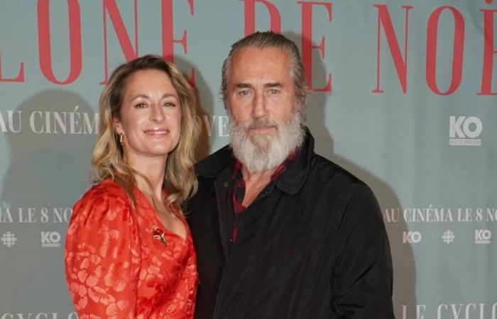 [PHOTOS] Seltener öffentlicher Auftritt von Christine Beaulieu und Roy Dupuis auf dem roten Teppich des Films „The Christmas Cyclone“