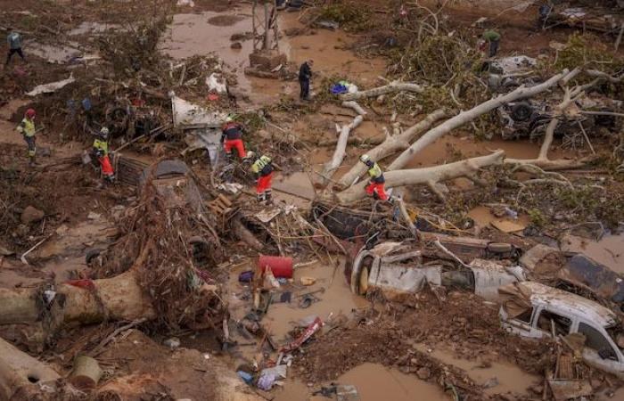 Spanien: Durchsuchungen gehen weiter, Barcelona wiederum unter Regengüssen