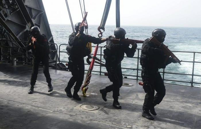 Royal Navy befreit Besatzung eines unter liberianischer Flagge fahrenden Frachtschiffs ohne Zwischenfälle