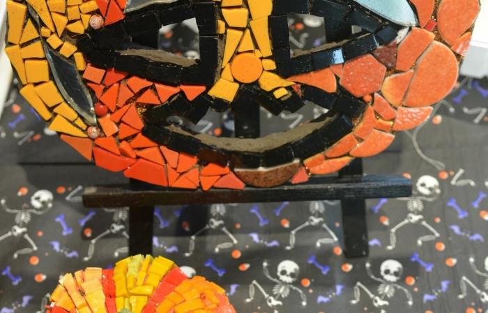 Ein besonderer Halloween-Mosaik-Workshop fand im Fanal in der Dordogne statt