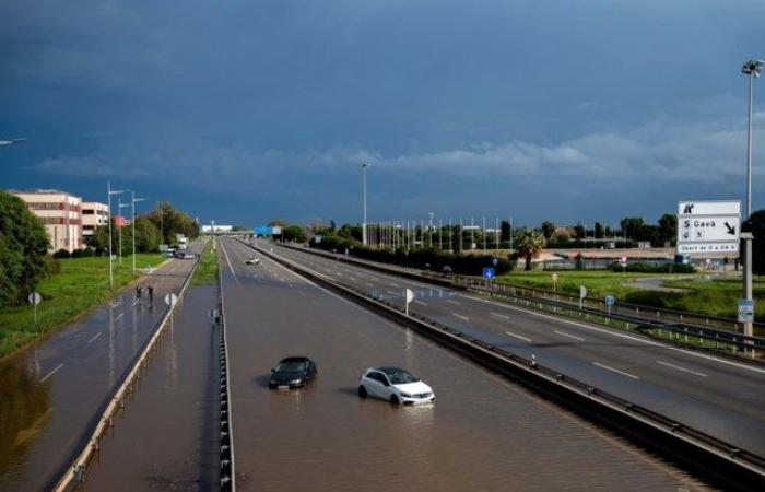 Wieder Code Rot in Spanien, dieses Mal in der Region Barcelona: Straßen sind überflutet, Dutzende Flüge wurden gestrichen