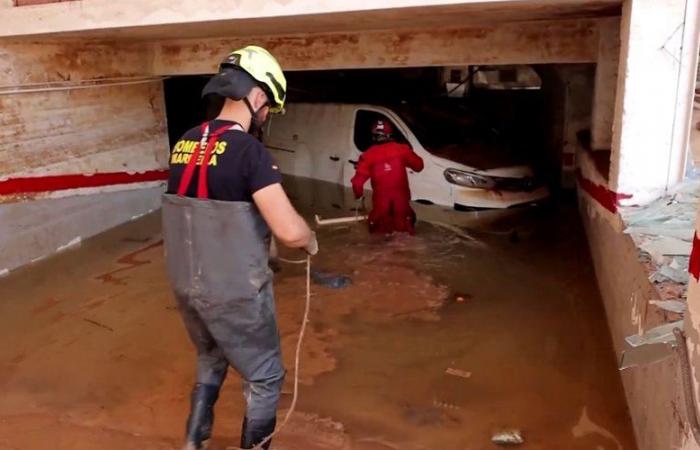 Überschwemmungen in Spanien: Der als „Friedhof“ bezeichnete Parkplatz des Bonaire-Einkaufszentrums soll „praktisch leer“ sein, Unsicherheit bleibt bestehen