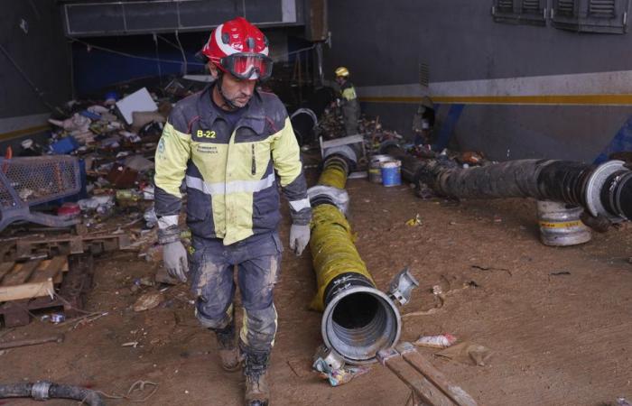 Überschwemmungen in Spanien | Die Suche geht weiter, starker Regen trifft Barcelona