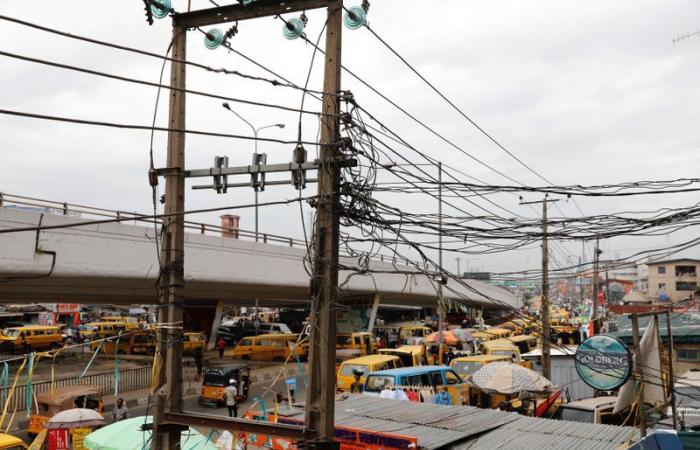 Nigerias Stromnetz bricht erneut teilweise zusammen, was zu Stromausfällen führt