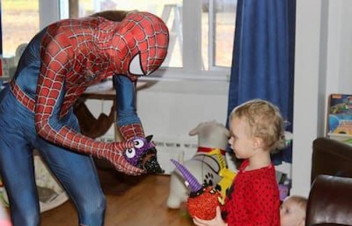 Die Magie von Spider-Man: Spider-Man verbreitet Glück in Saguenay