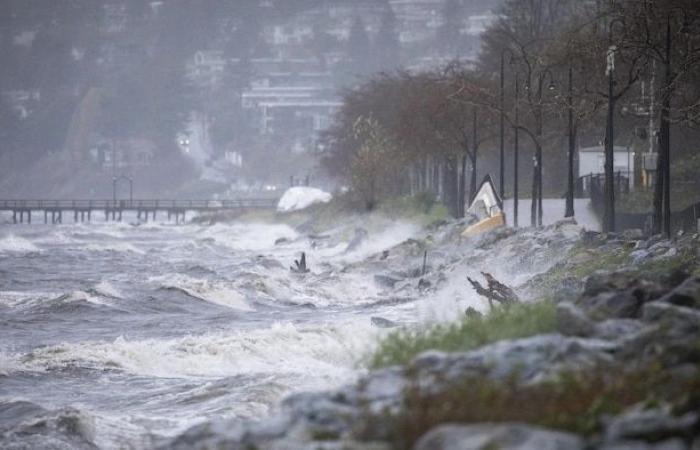 Etwa 70.000 Haushalte in British Columbia ohne Strom