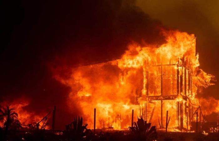 IN BILDERN | In der Nähe von Los Angeles breitet sich das Feuer schnell aus