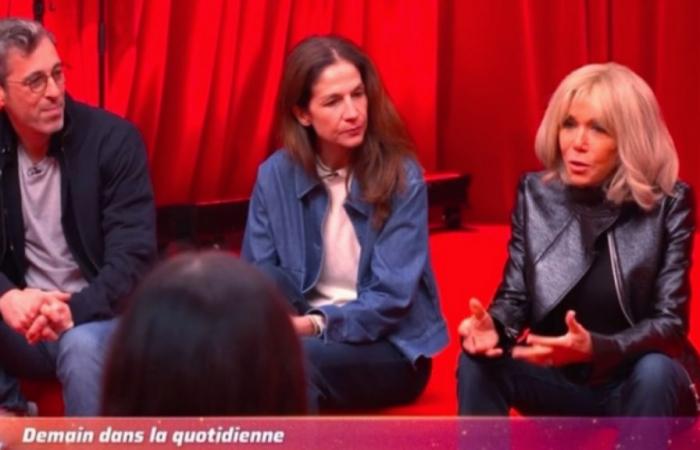 Brigitte Macron besucht die Studierenden der „Star Academy“ (Fotos)