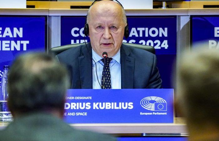 Andrius Kubilius fordert angesichts der russischen Bedrohung höhere Militärausgaben der EU – Euractiv EN