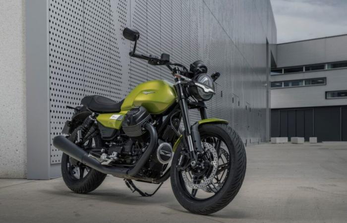 Moto Guzzi lässt die legendäre V7-Reihe mit modernsten Updates wieder aufleben.