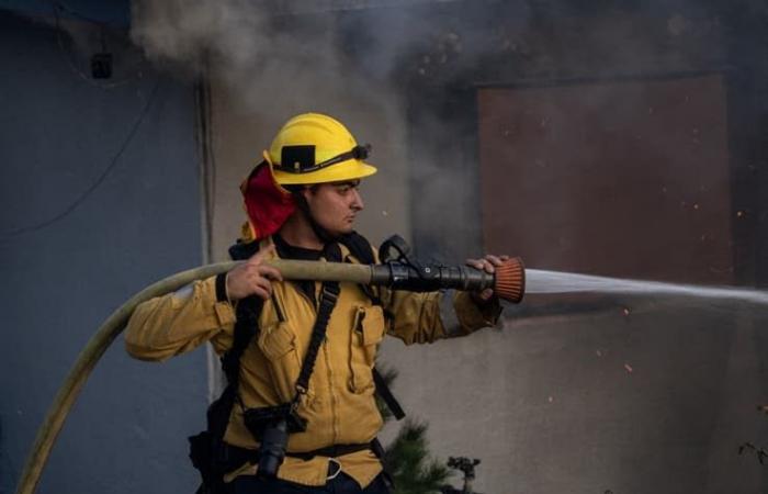 Bilder des heftigen Brandes in den Vororten von Los Angeles in Kalifornien