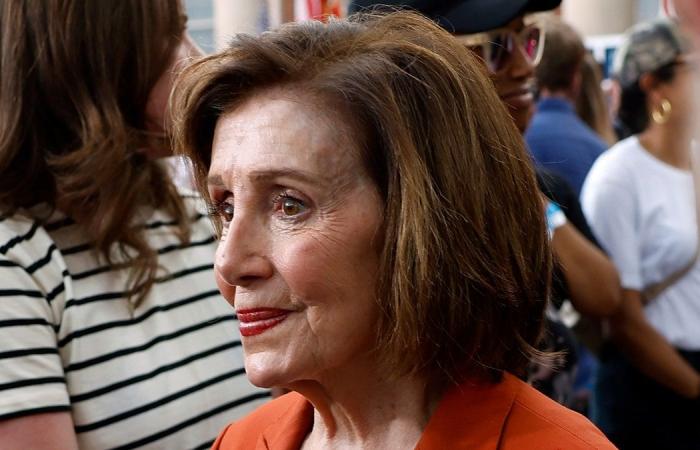 Nancy Pelosi scheint bei der Harris-Konzessionsveranstaltung weinerlich zu sein