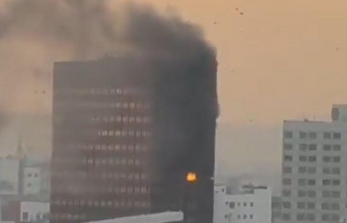 Feuer auf der Avenue des FAR in Casablanca: Eine Etage eines Gebäudes wurde von Flammen verwüstet [Vidéo]