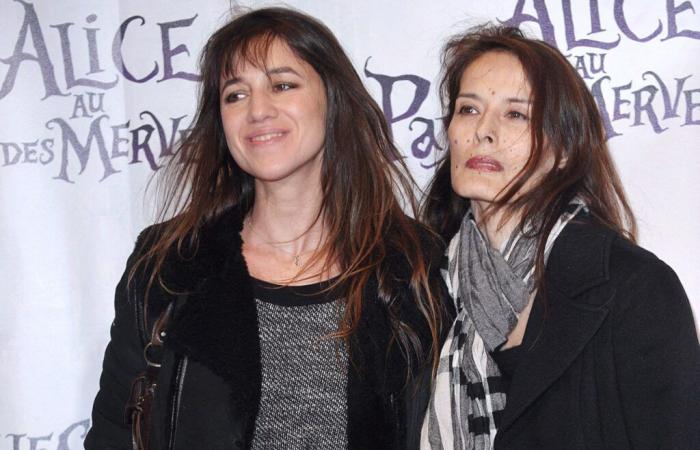 Bambou spricht über seine Beziehung zu Charlotte Gainsbourg, seiner „kleinen Schwester“