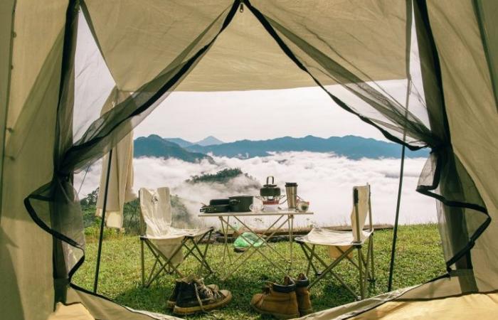 „Heilungsplatz“ in Quang Nam lockt Touristen zum Campen, um dem Staub zu entfliehen und Wolken zu jagen – Vietnam.vn