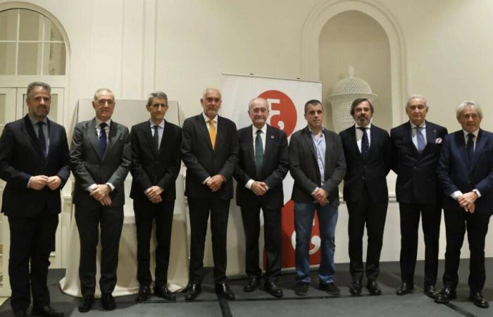 Das College of Economists verleiht seine Goldmedaille an José Manuel Domínguez