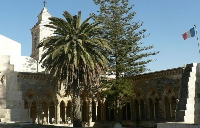 Hat die israelische Polizei das Recht, Gendarmen in einer französischen Kirche in Jerusalem zu verhaften?