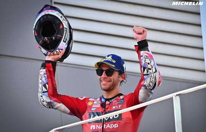 MotoGP Malaysia Sepang J3, Nachbesprechung Enea Bastianini (Ducati/3): „Ich kann Pecco helfen, und Pecco, wenn er will, kann mir auch helfen“ usw. (Gesamtheit)