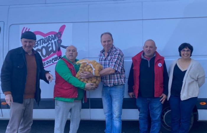 „Bauern, wir stehen immer zusammen“: Die FDSEA von Creuse bietet Restos du coeur 1.250 kg Kartoffeln an