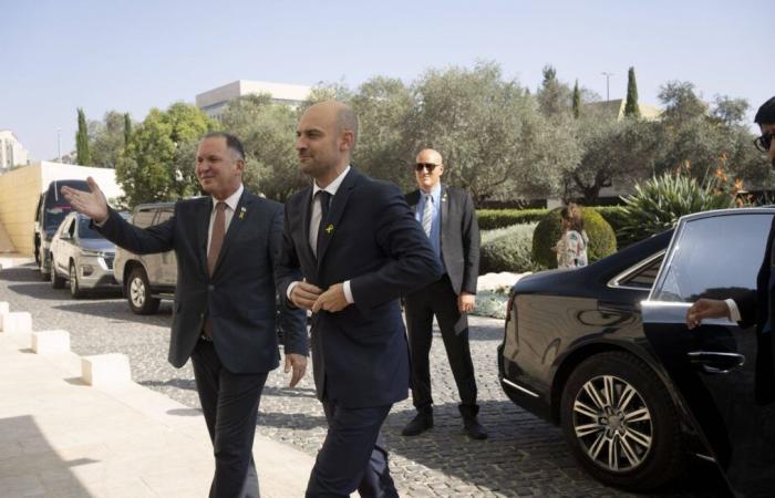 Israel Katz, der neue Verteidigungsminister, wurde im Parlament vereidigt