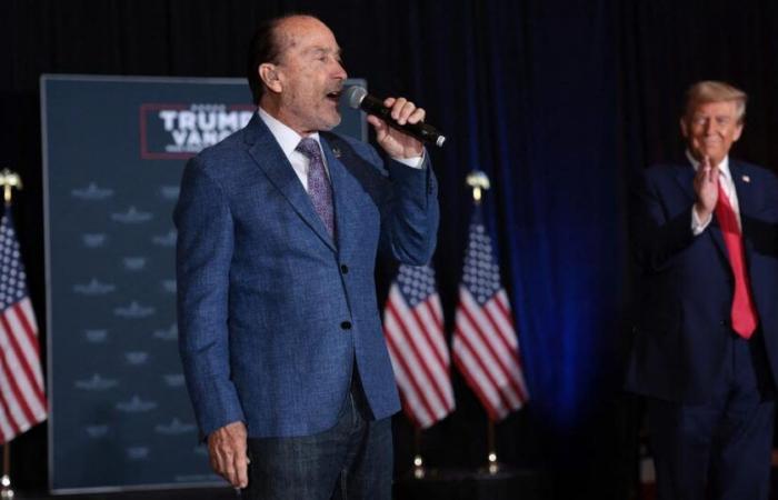 Wer ist Lee Greenwood, der Country-Sänger von Donald Trumps Siegeshymne?