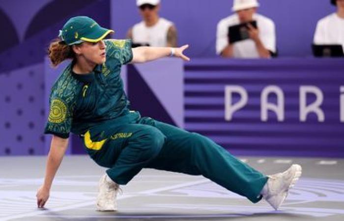 Während der Olympischen Spiele verspottet, stoppt das australische B-Girl Raygun den Wettbewerb