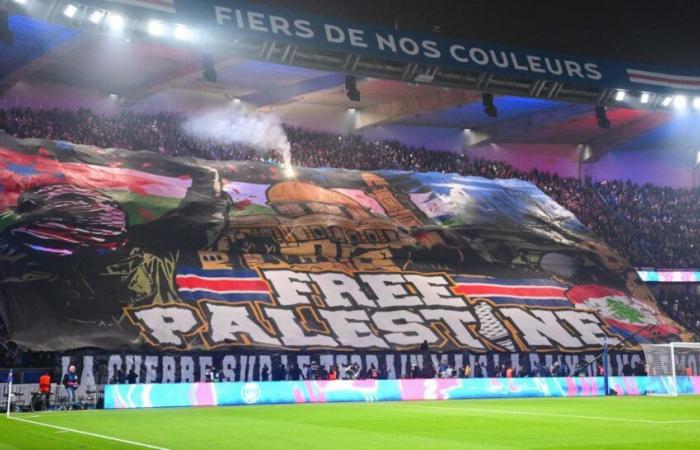 „Free Palestine“, das prächtige Tifo im Parc des Princes vor Atlético