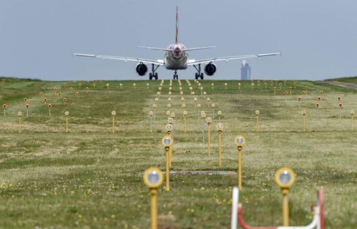 Flugzeuge bleiben aufgrund eines Flughafenstreiks am Boden