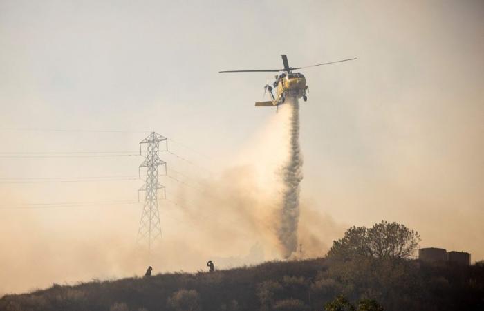 Großbrand in Kalifornien | Mehr als hundert Häuser in der Nähe von Los Angeles zerstört