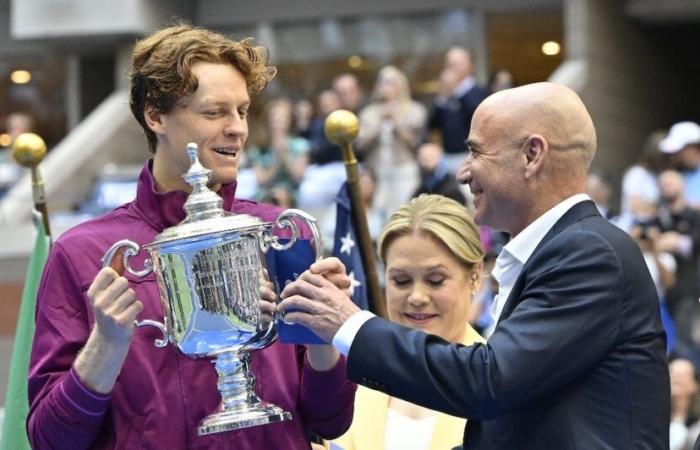 ATP – Finale > Andre Agassi: „Wenn es eine Sache gibt, die ich in meinem Leben als Tennisspieler wirklich geschätzt habe, dann ist es das Gefühl, das man hat, wenn man den Ball schlägt. Jannik Sinner schafft das perfekt. Es erinnert mich sehr daran.“ das Gefühl der Perfektion, das ich gesucht habe.