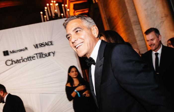 Draußen in Brignoles im Var reagiert George Clooney auf die Wahl von Donald Trump