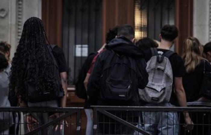 Ein Lehrer wurde in Seine-Saint-Denis von einem Schüler geohrfeigt, nachdem es zu Meinungsverschiedenheiten über ein Outfit „mit religiösen Konnotationen“ gekommen war.