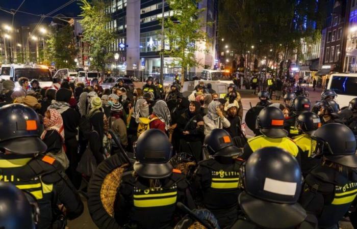 Amsterdam: Gewalttätige Zwischenfälle zwischen Fans während eines Spiels zwischen Ajax und Maccabi Tel Aviv