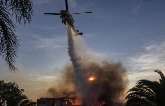 Mehr als hundert Häuser wurden durch einen Großbrand im Großraum Los Angeles zerstört