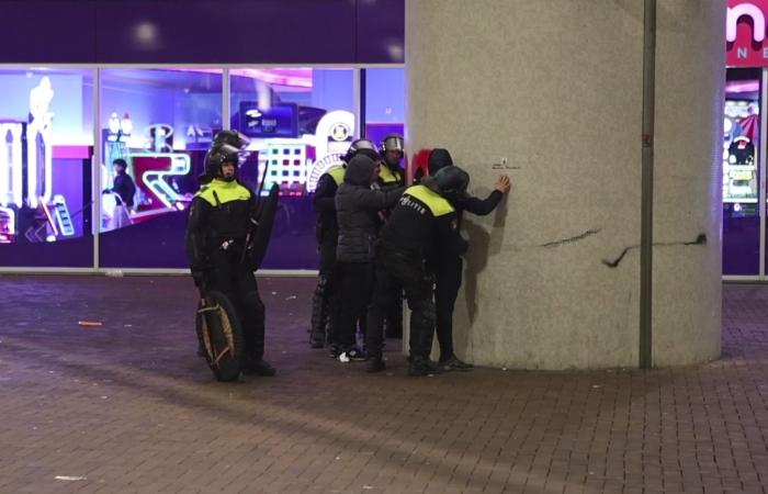 Israel beklagt „Pogrom“ in Amsterdam, da Fußballfans von Randalierern angegriffen werden