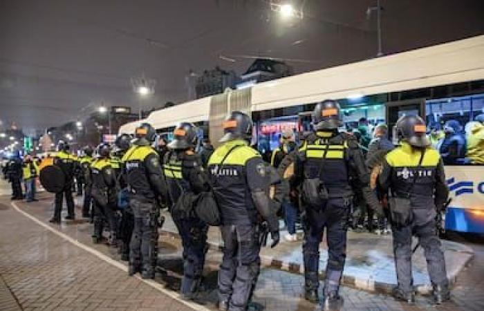 Amsterdam: „entsetzliche“ Gewalt gegen israelische Fans nach einem Fußballspiel