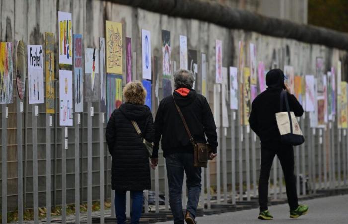 35 Jahre nach dem Fall der Berliner Mauer erzählen diese Deutschen dank eines Lastenfahrrads ihre Erinnerungen