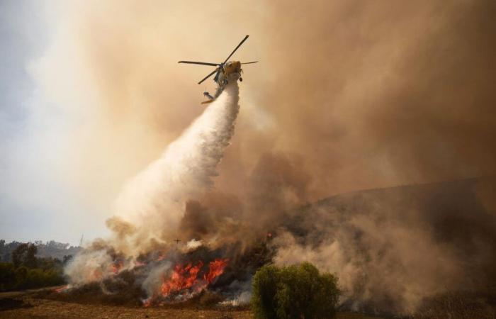 Tausende Menschen sind in der Nähe von Los Angeles von einem Feuer bedroht