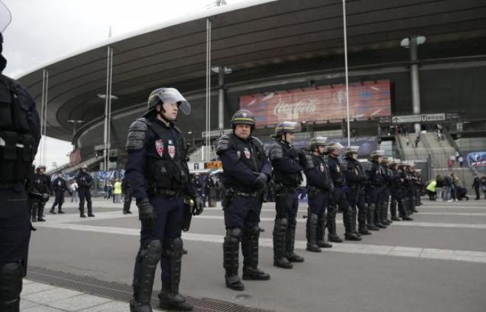 Rund hundert israelische Anhänger werden in Paris für Frankreich-Israel im Völkerbund erwartet