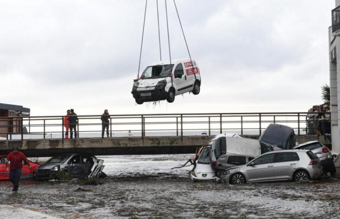 Cadaqués wurde von beeindruckenden Regenfällen heimgesucht, Autos wurden weggespült