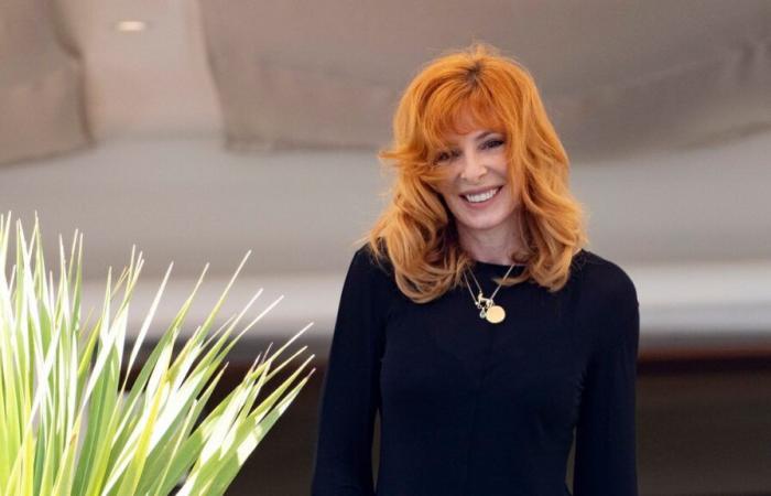 Mylène Farmer überrascht ihre Fans und besucht die Premiere von „Nevermore“