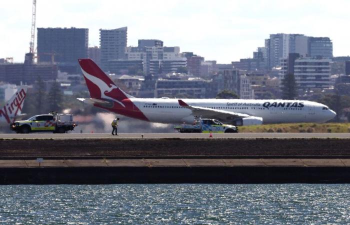 Boeings Triebwerk fällt beim Start aus, Flugzeug muss dringend landen