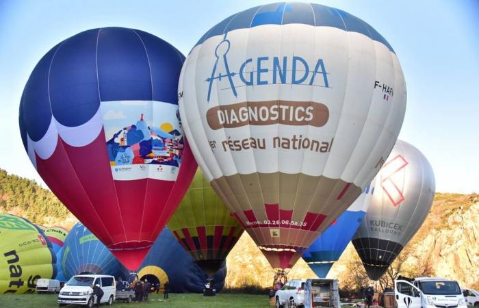 Heißluftballons starteten über der Haute-Loire