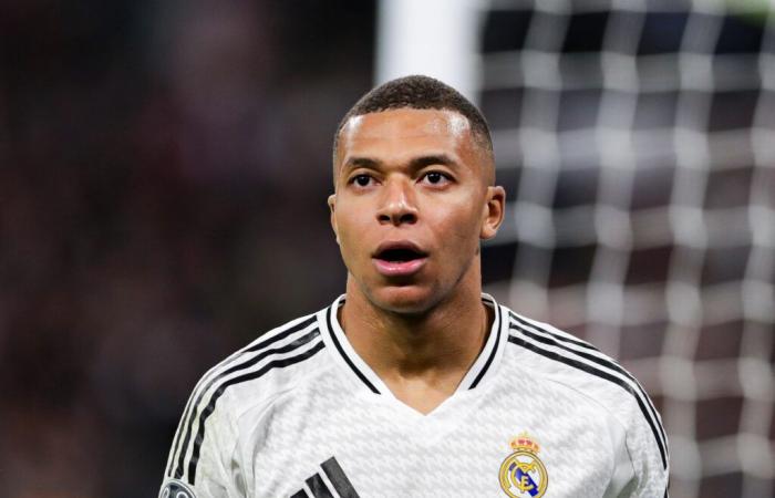 Mbappé ließ sich von den Spielern der französischen Nationalmannschaft abmelden, Bestätigung