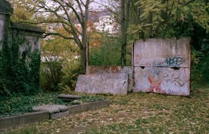 Auf den Spuren der Fragmente der Berliner Mauer, 35 Jahre nach ihrer Eröffnung