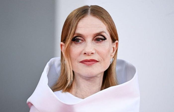 Mit 71 Jahren enthüllt Isabelle Huppert die Schönheitsdetails ihres Gesichts, die sie so einzigartig machen