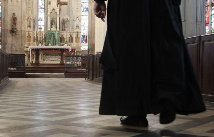 Ein Priester wurde wegen Vergewaltigung und sexueller Nötigung einer Minderjährigen zu 18 Jahren Gefängnis verurteilt