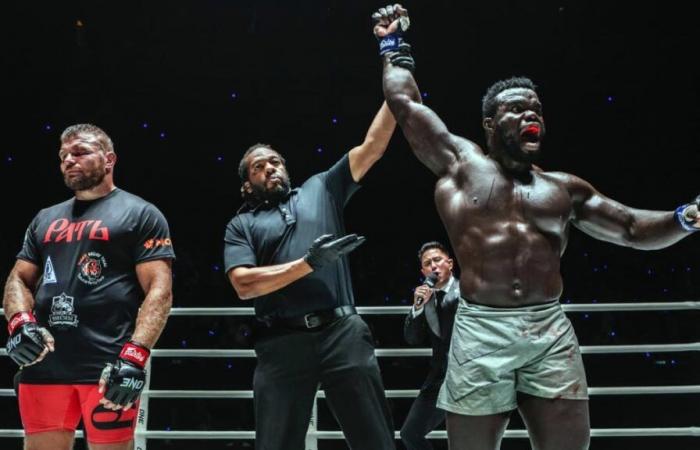 Oumar Kane „Reug Reug“: Der senegalesische Schwergewichts-Weltmeister bei ONE Championship